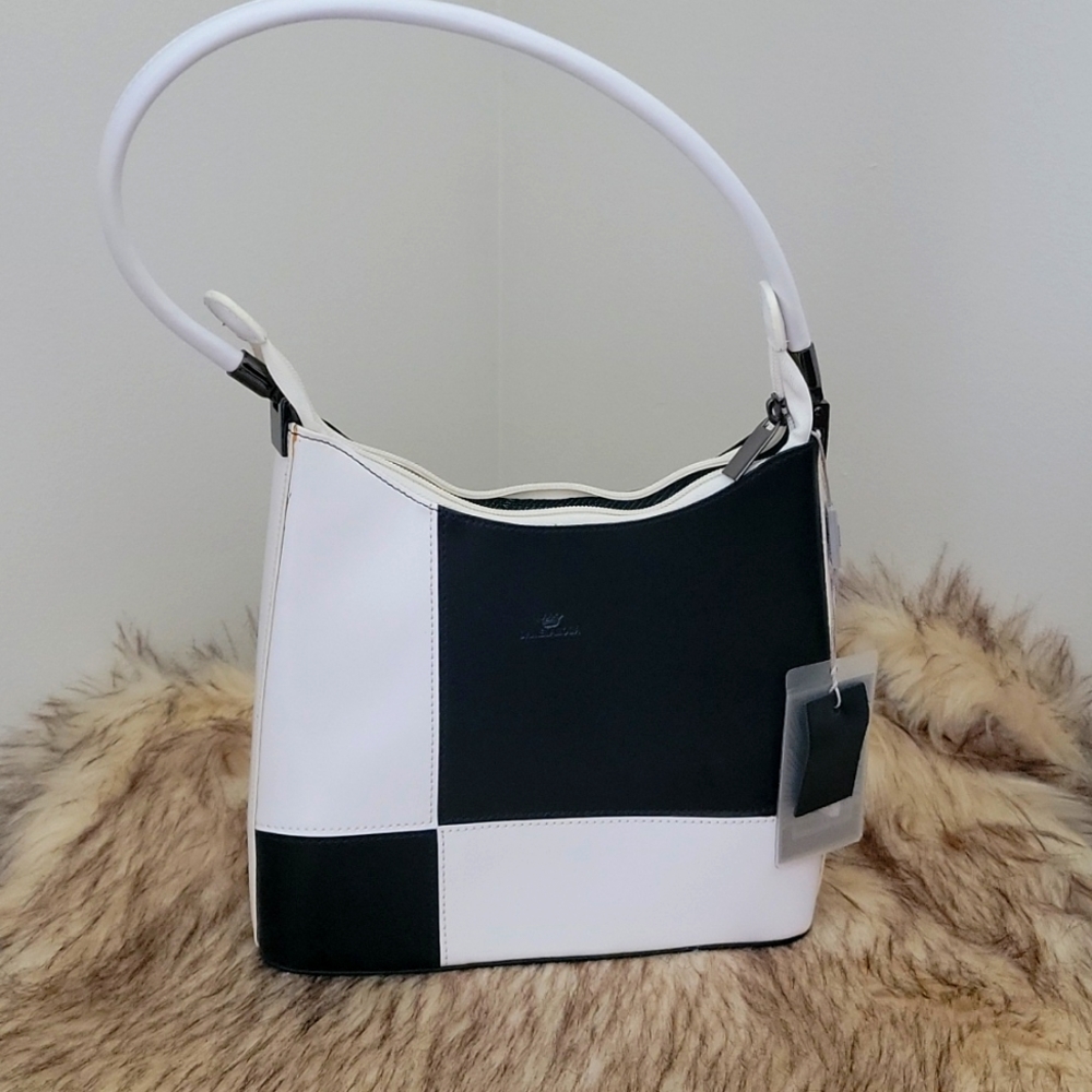 Daniela Moda Handbag